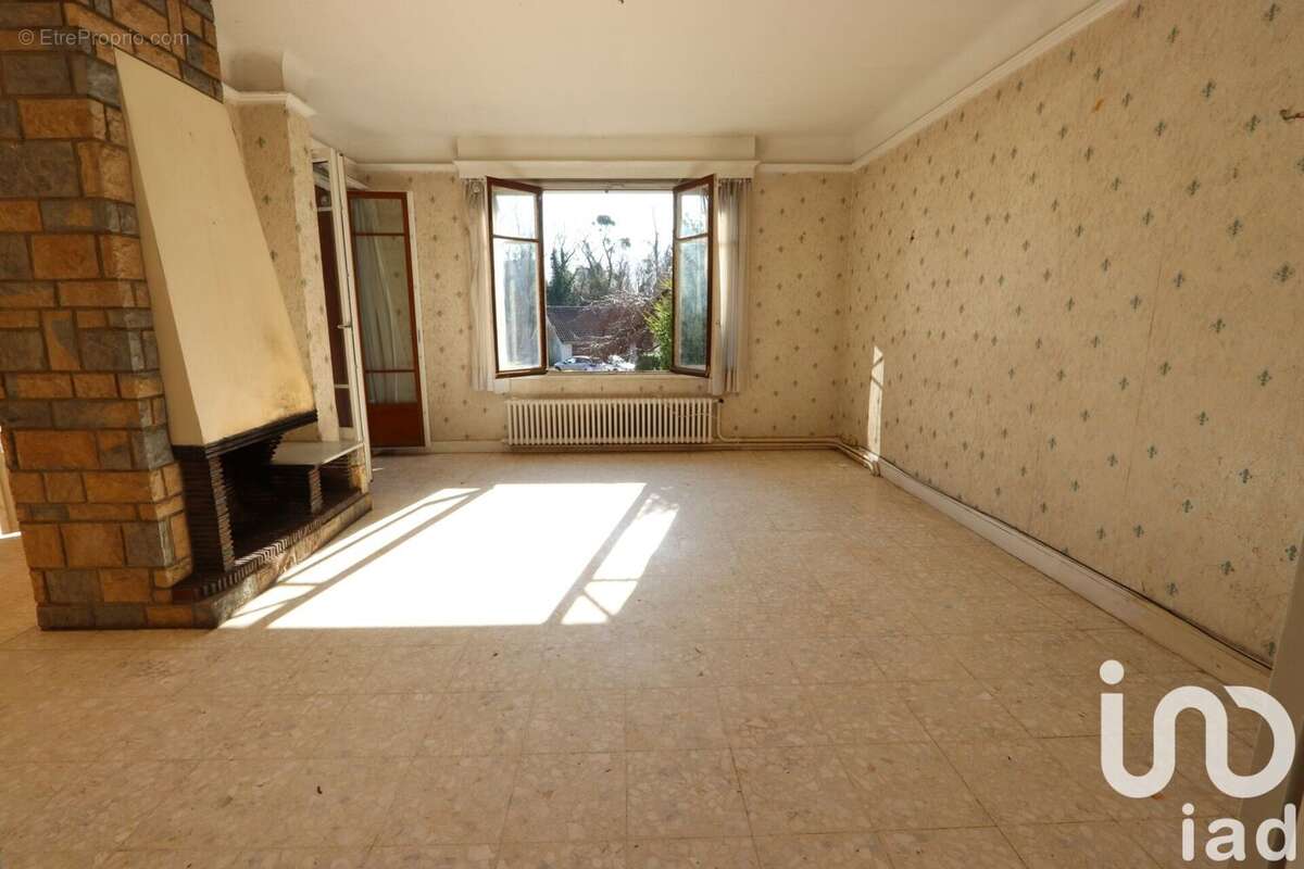 Photo 3 - Maison à VERRIERES-LE-BUISSON