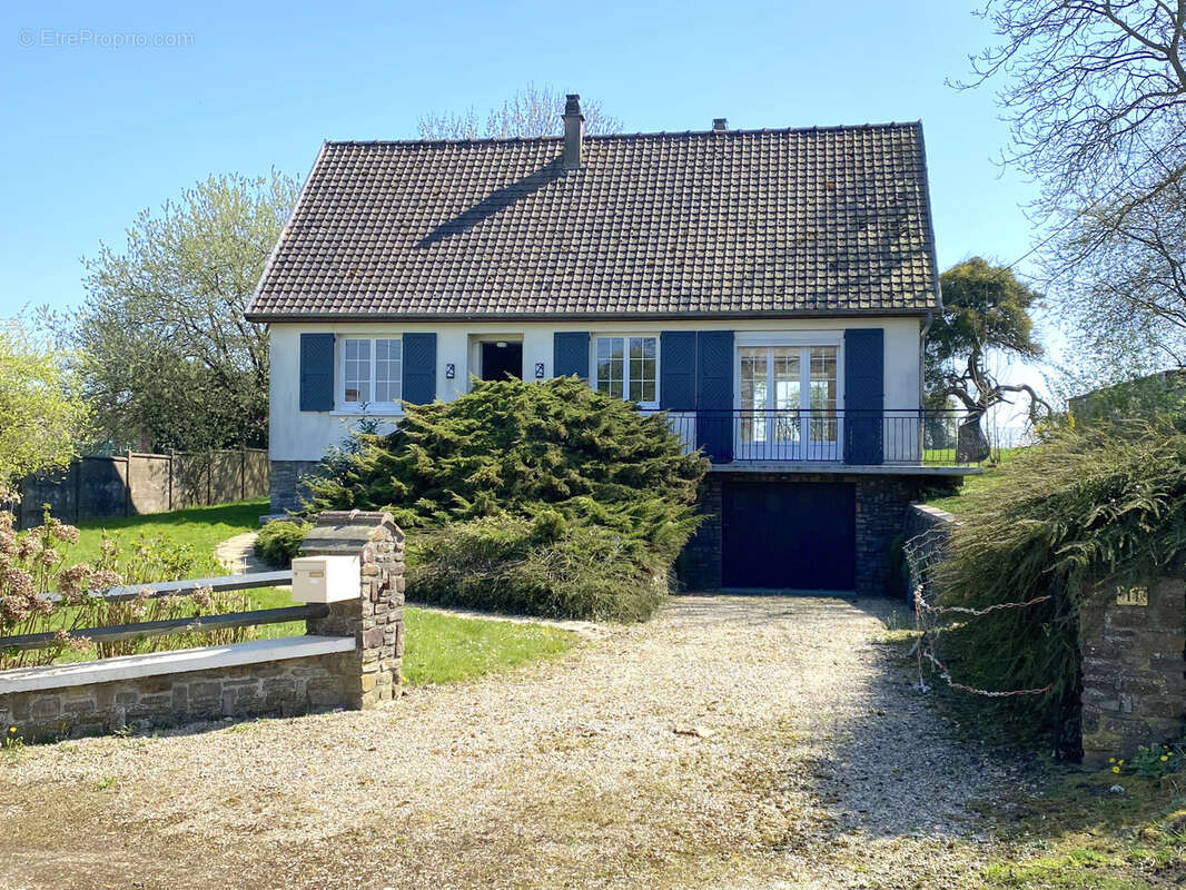 Maison à HORNOY-LE-BOURG