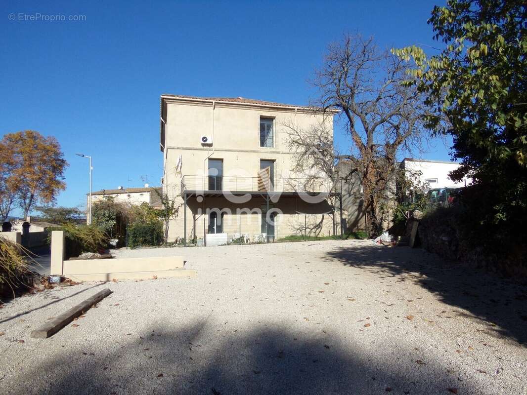Appartement à PAULHAN
