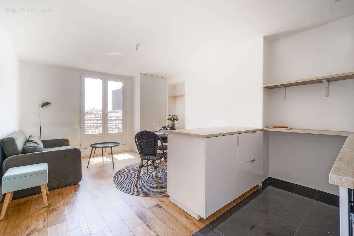 Appartement à PARIS-18E
