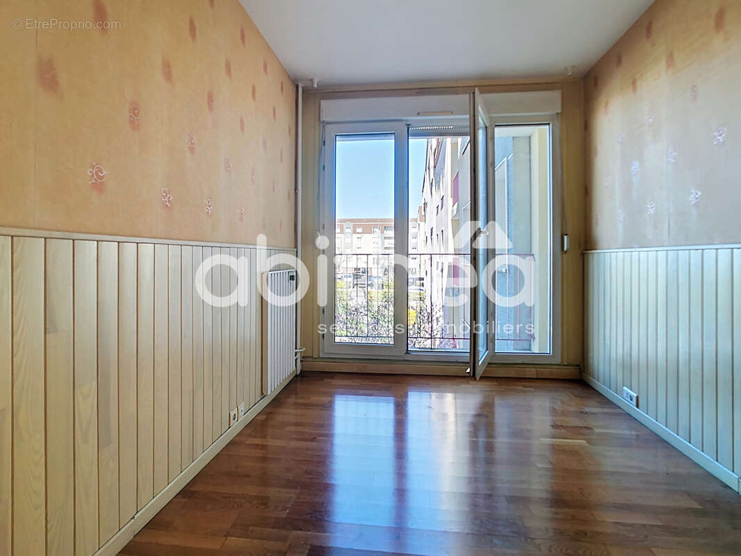 Appartement à LA CHAPELLE-SAINT-LUC