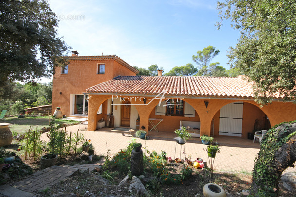 Maison à SILLANS-LA-CASCADE