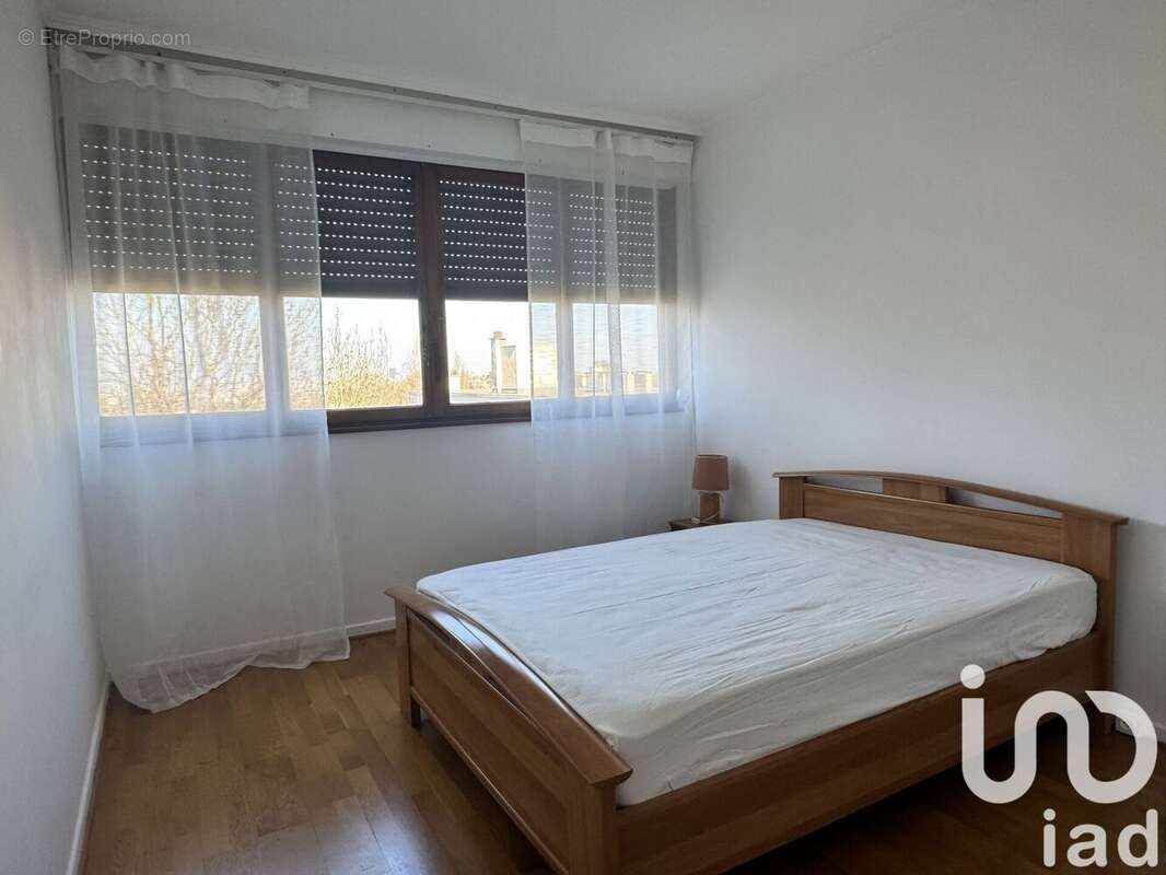 Photo 8 - Appartement à LA CELLE-SAINT-CLOUD