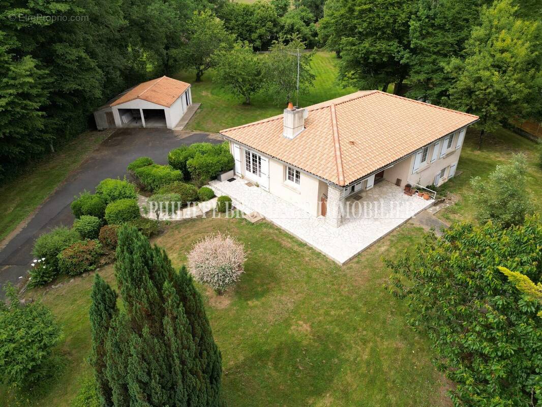 Maison à LE POIRE-SUR-VIE