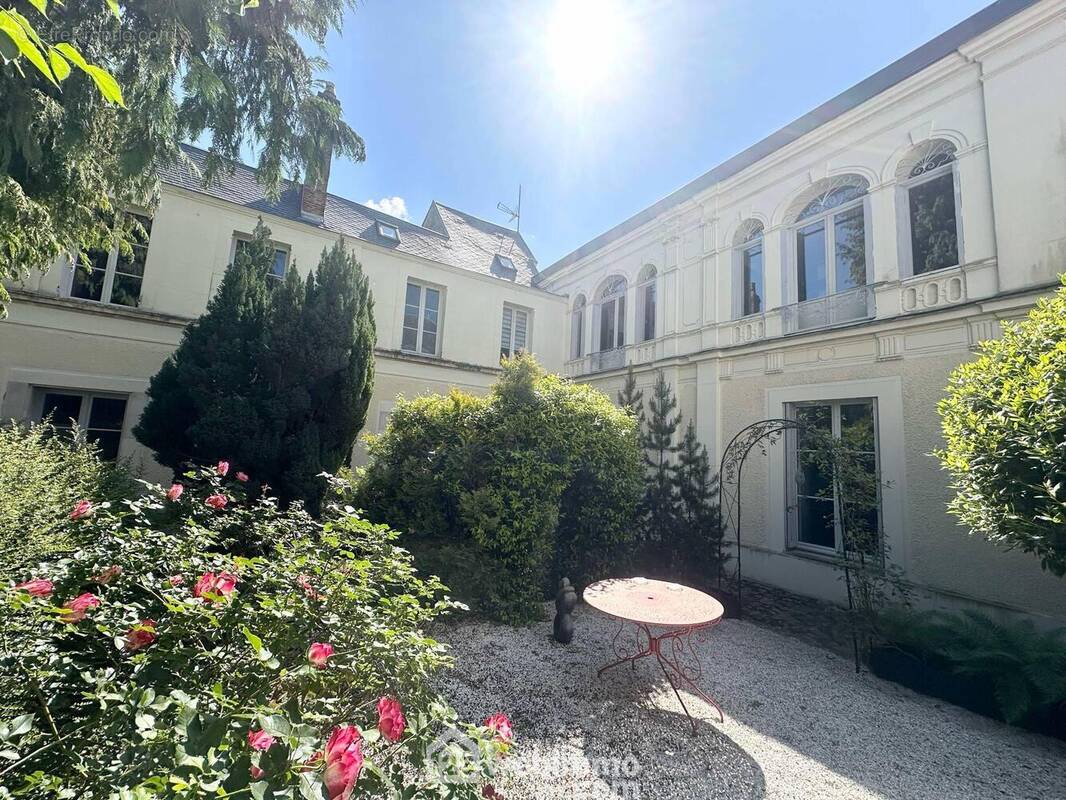 Venez découvrir cette magnifique maison de maitre - Maison à LAON