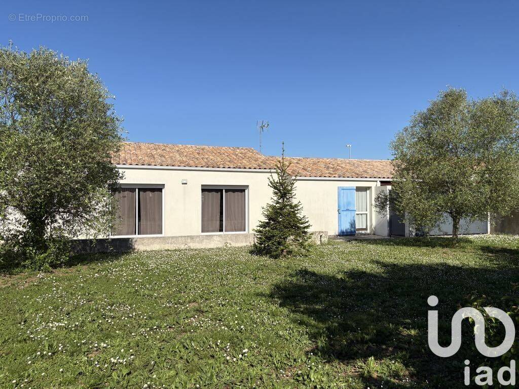 Photo 1 - Maison à CHARRON