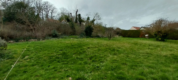 Terrain à EPERNON