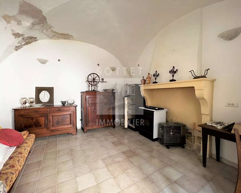 Maison à BOLLENE