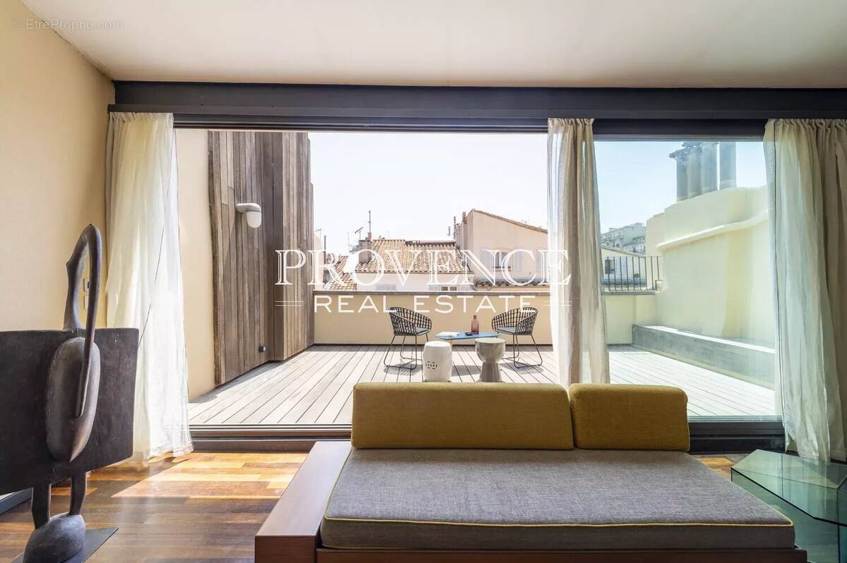 Appartement à MARSEILLE-1E