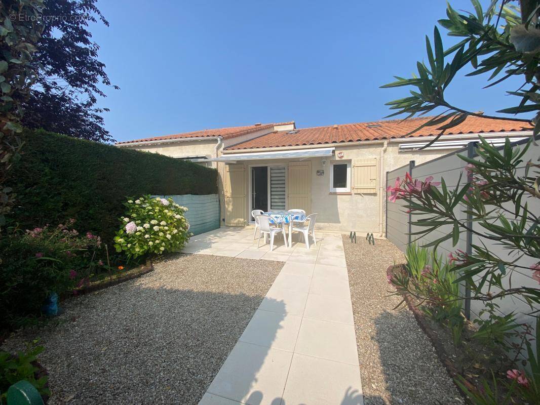 Maison à LES MATHES