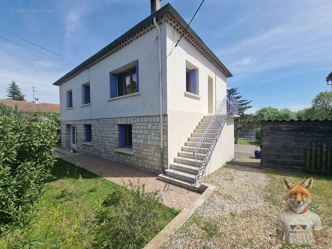Maison à SAINT-HILAIRE-DE-BRETHMAS
