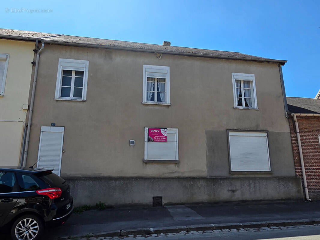 Maison à CREVECOEUR-LE-GRAND