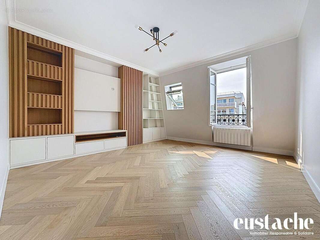 Appartement à PARIS-10E
