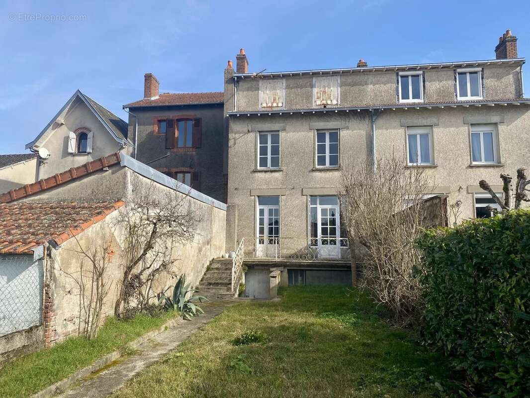 Maison à BELLAC