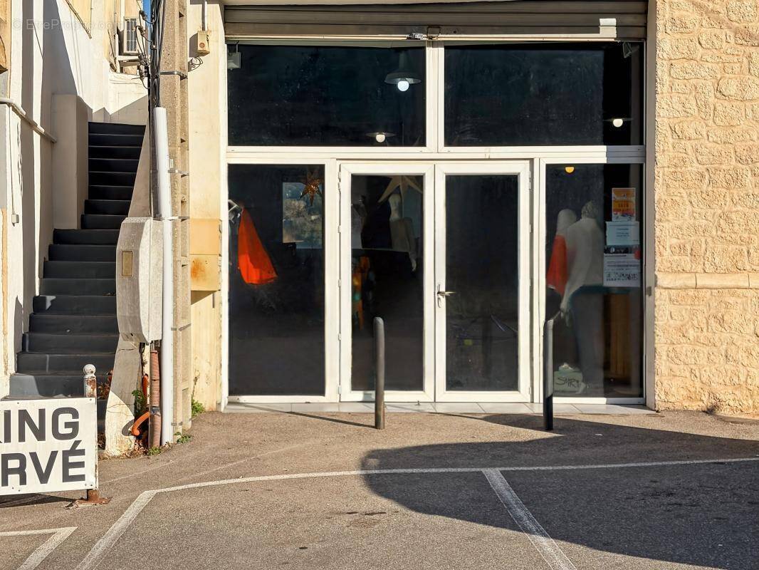 Commerce à LES PENNES-MIRABEAU