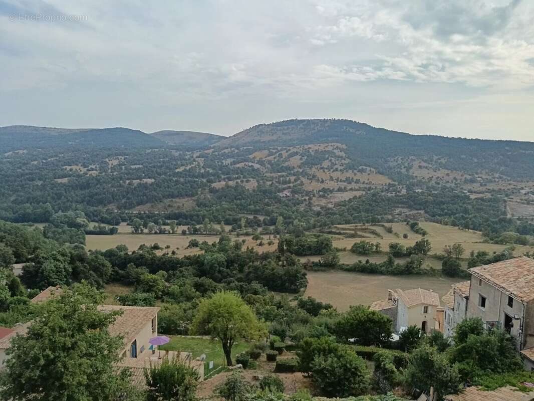 Appartement à COURSEGOULES