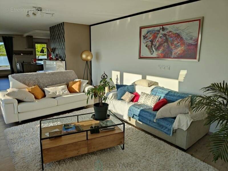 Appartement à MONT-SAINT-AIGNAN