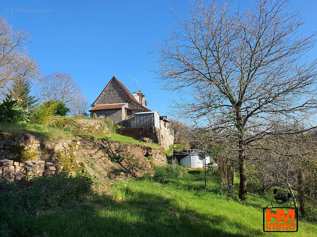 Maison à JUMILHAC-LE-GRAND