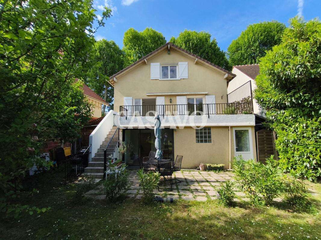 Maison à CHAMPS-SUR-MARNE