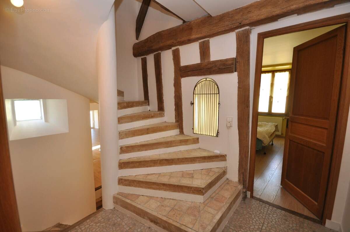 Maison à BRUYERES-LE-CHATEL