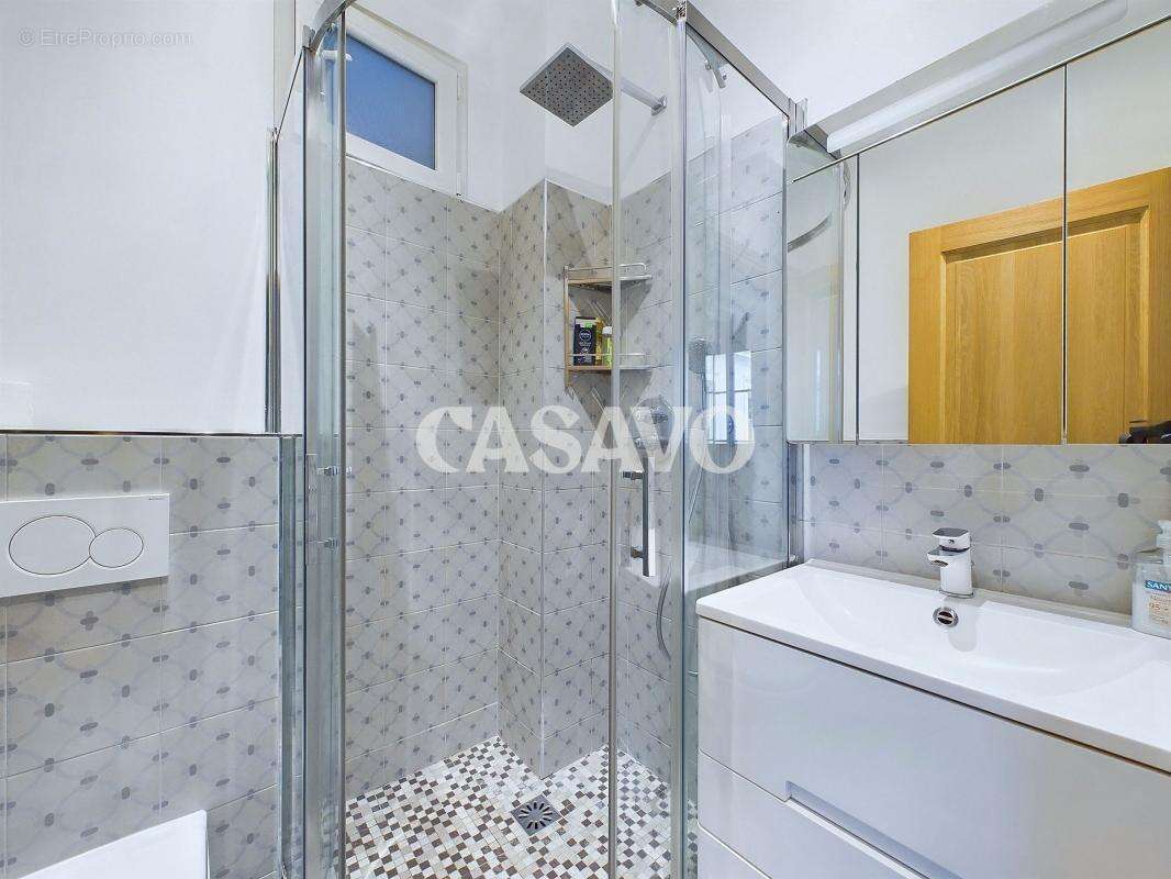 Appartement à PARIS-1E
