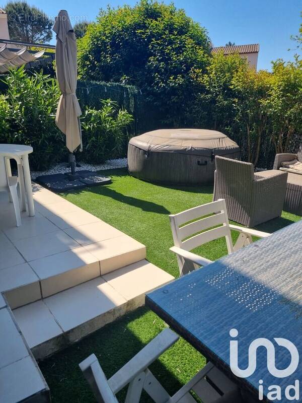 Photo 1 - Appartement à ROQUEBRUNE-SUR-ARGENS