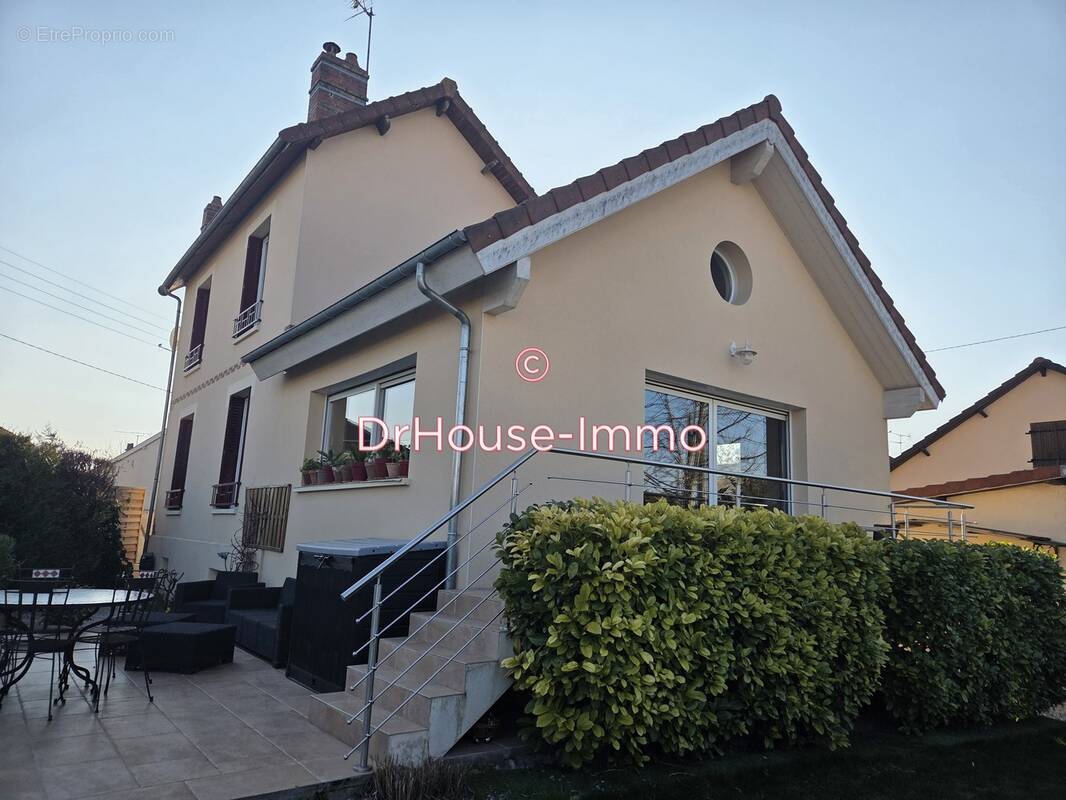 Maison à LES NOES-PRES-TROYES