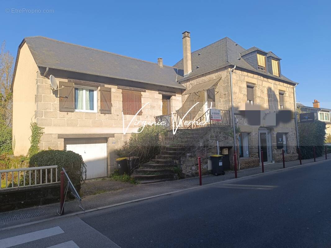 Maison à LARCHE