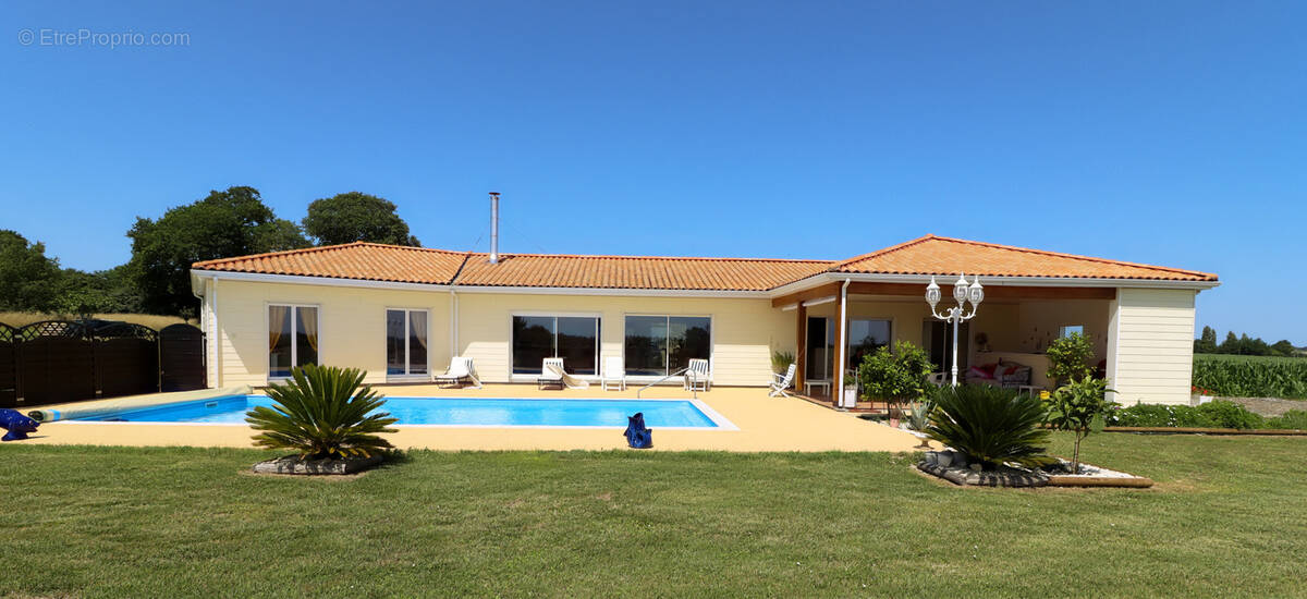 Maison à ARCES