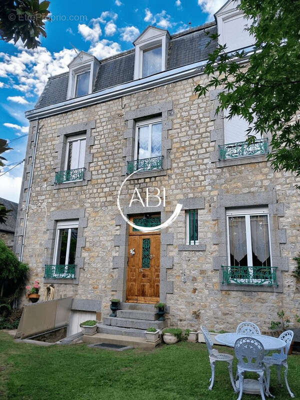 Maison à COUTERNE