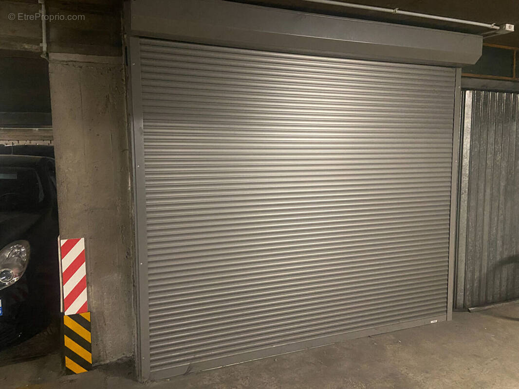 Parking à PARIS-15E
