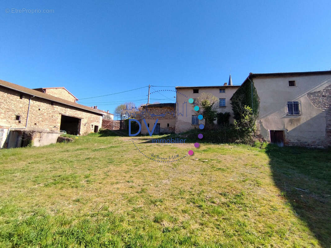 Maison à SAINT-JUST-D&#039;AVRAY
