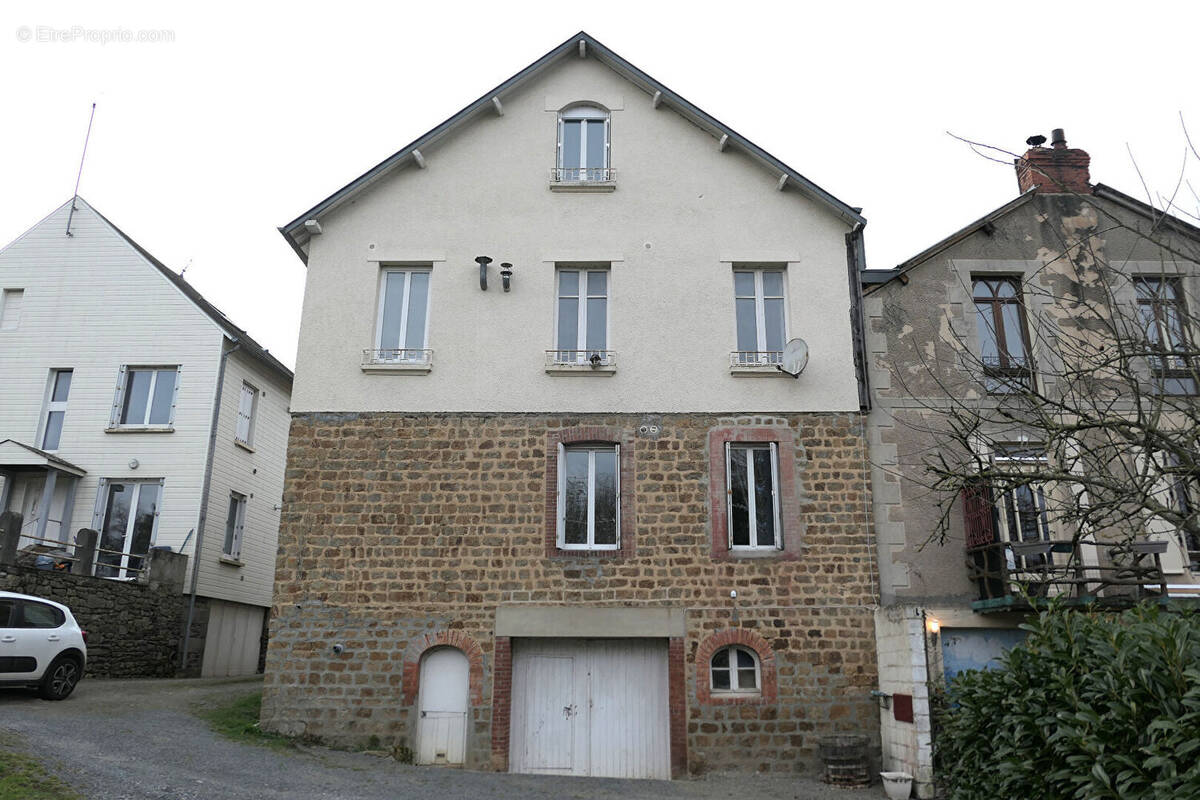 Appartement à SAINT-HILAIRE-DU-HARCOUET