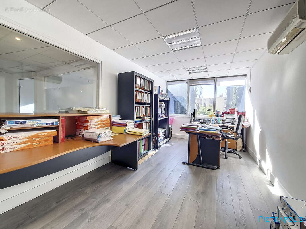 Bureau 3 - Commerce à LYON-3E