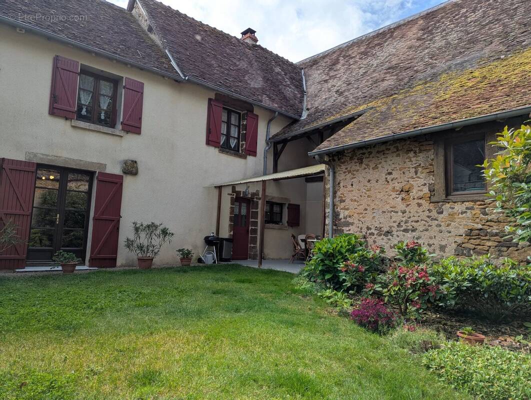 Maison à CHAILLAC