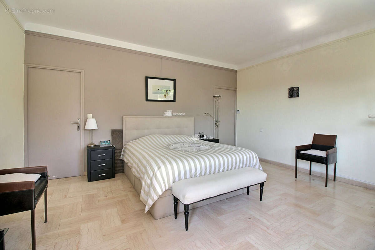 Maison à MOUGINS