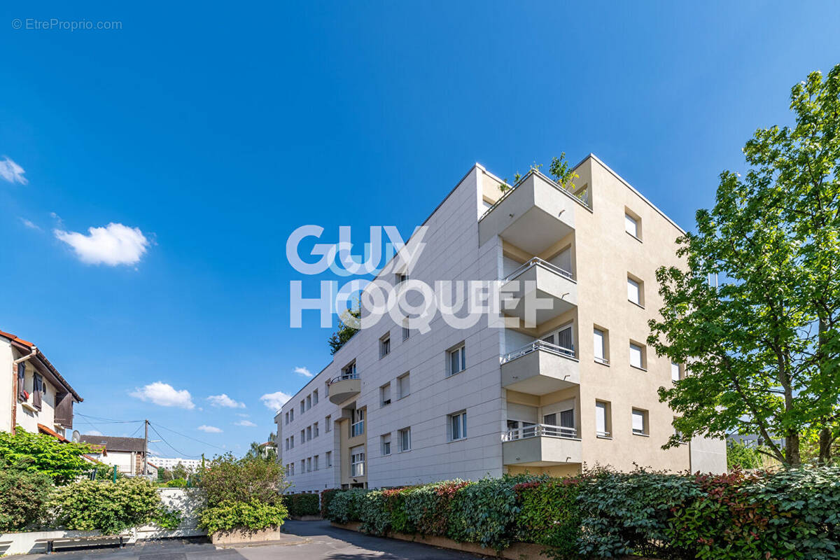 Appartement à VILLENEUVE-LA-GARENNE