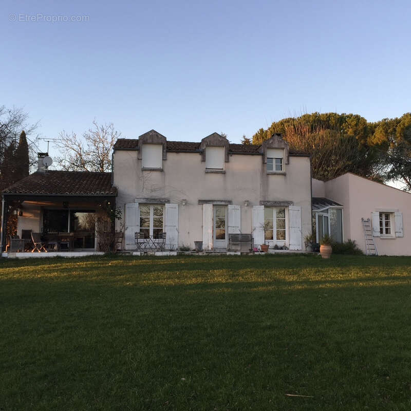 Maison à JAVREZAC
