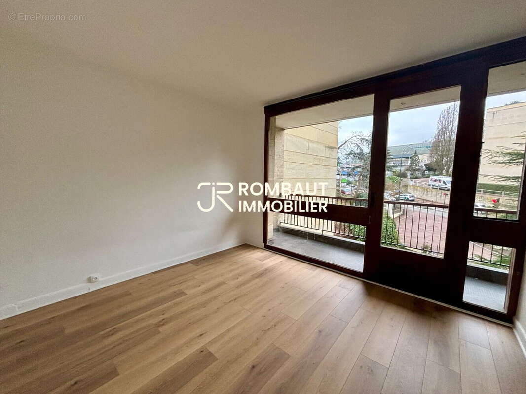 Appartement à LA CELLE-SAINT-CLOUD