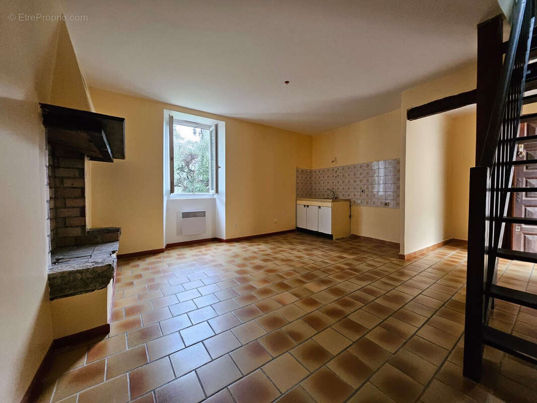 Maison à BERRE-LES-ALPES