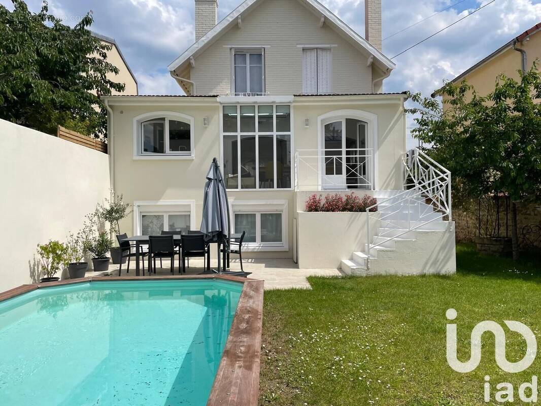 Photo 1 - Maison à SAINT-MAUR-DES-FOSSES