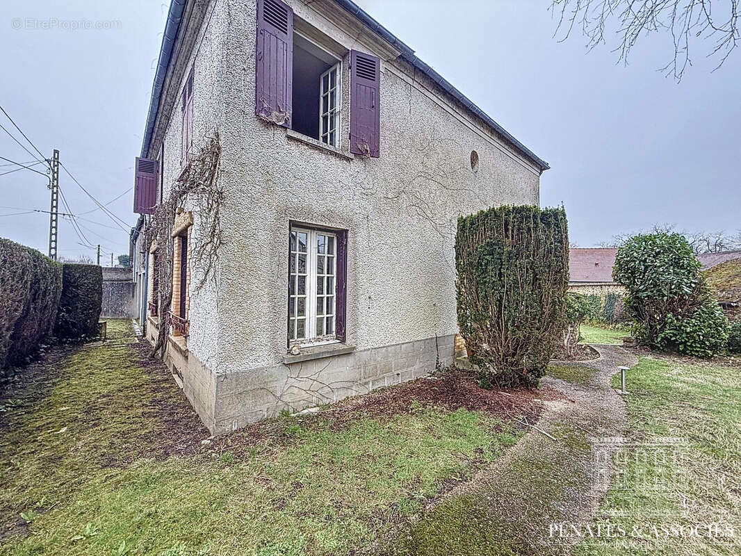 Maison à ANGERVILLIERS