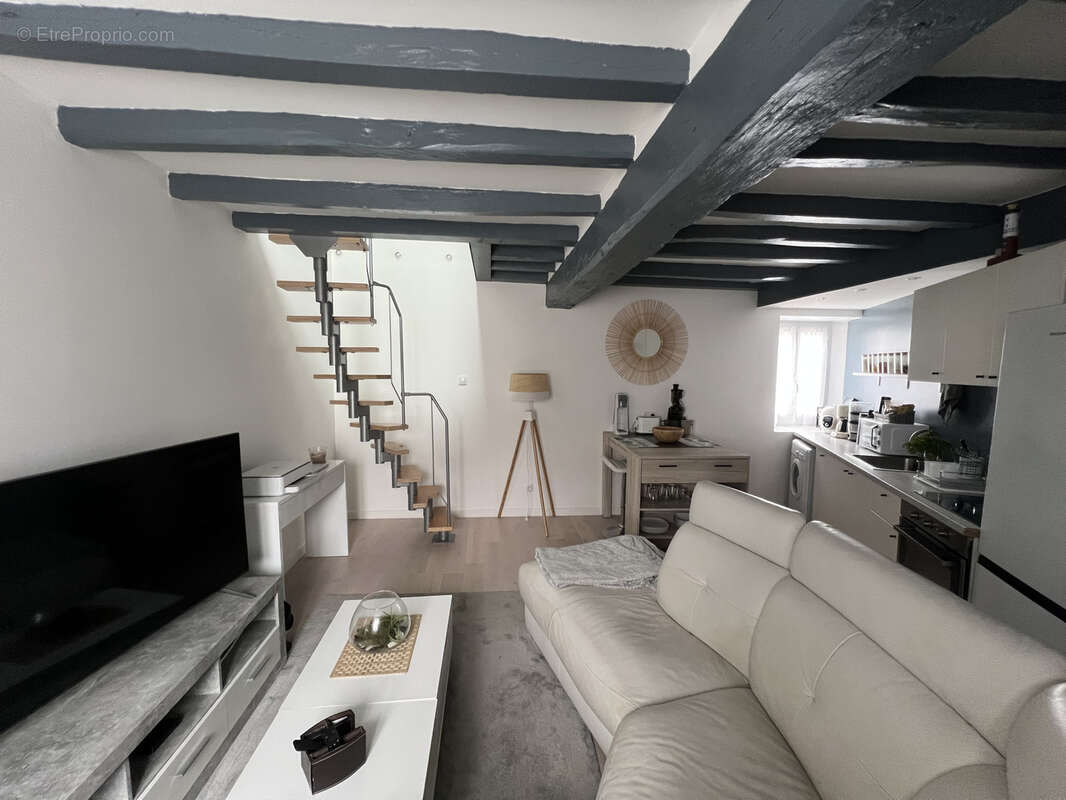 Maison à LA QUEUE-LES-YVELINES