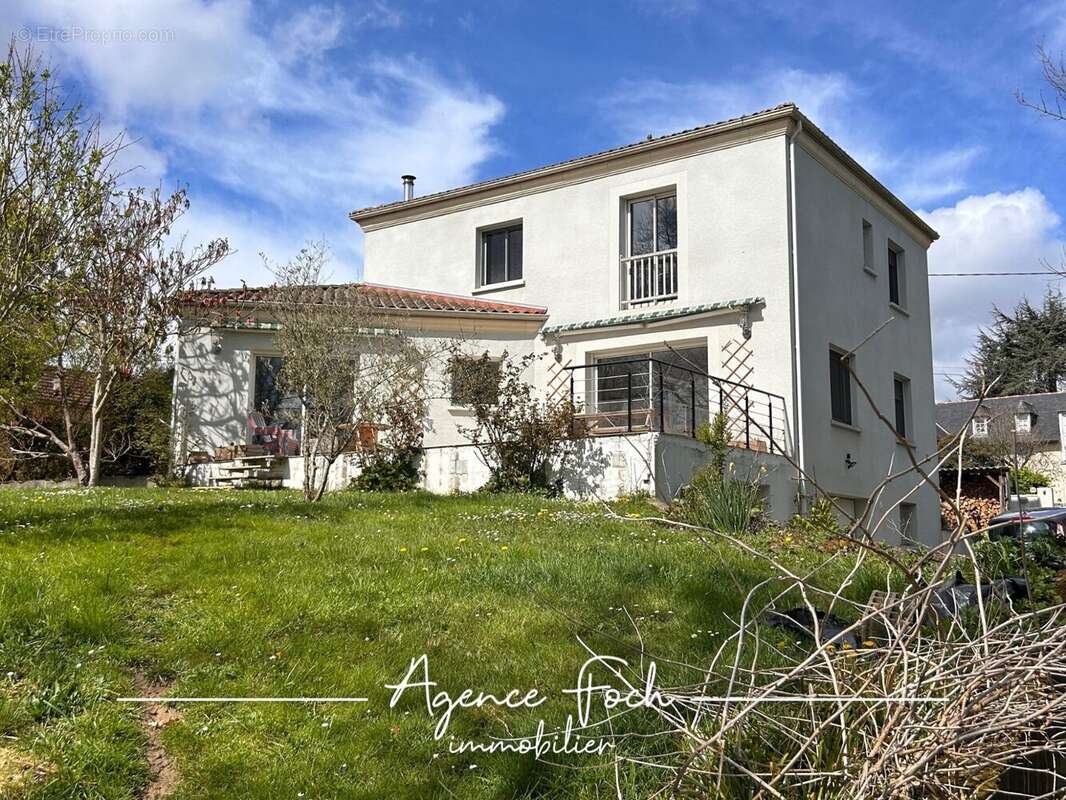 Maison à SARROUILLES