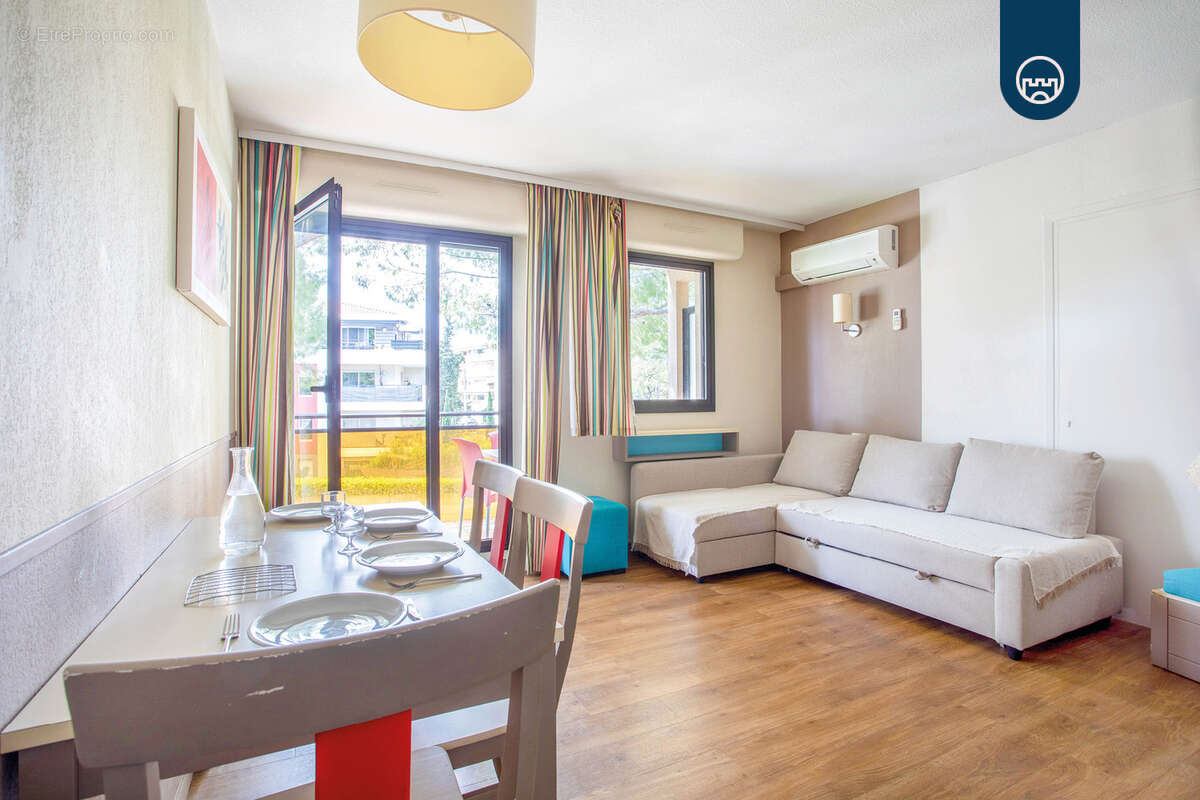 Appartement à MANDELIEU-LA-NAPOULE