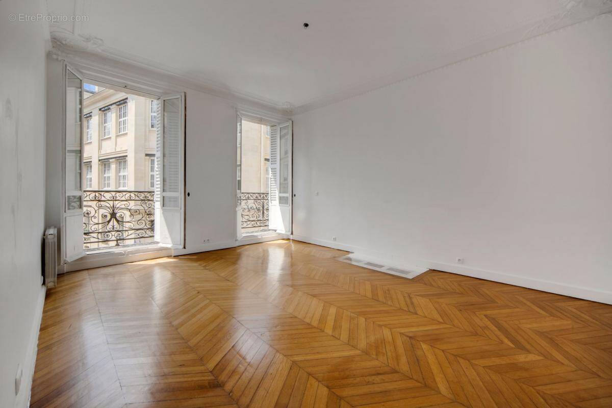 Appartement à PARIS-9E