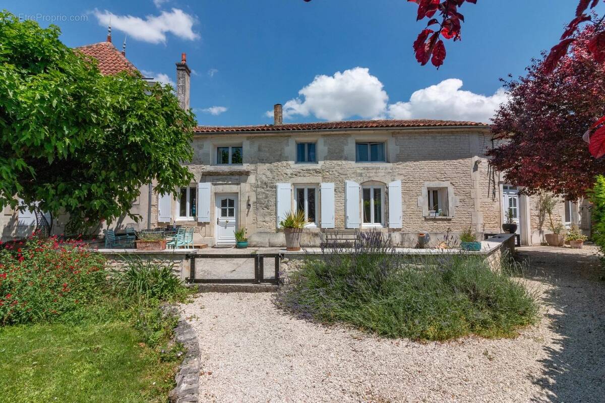 Maison à ROUILLAC