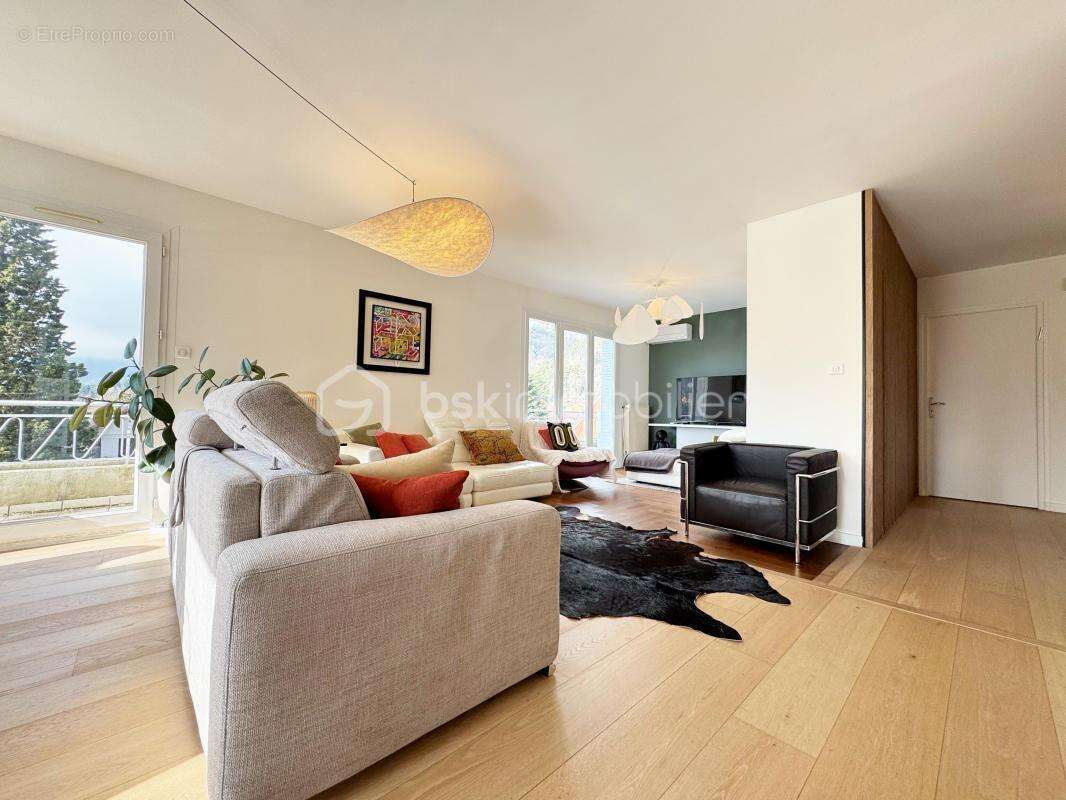 Appartement à CORENC