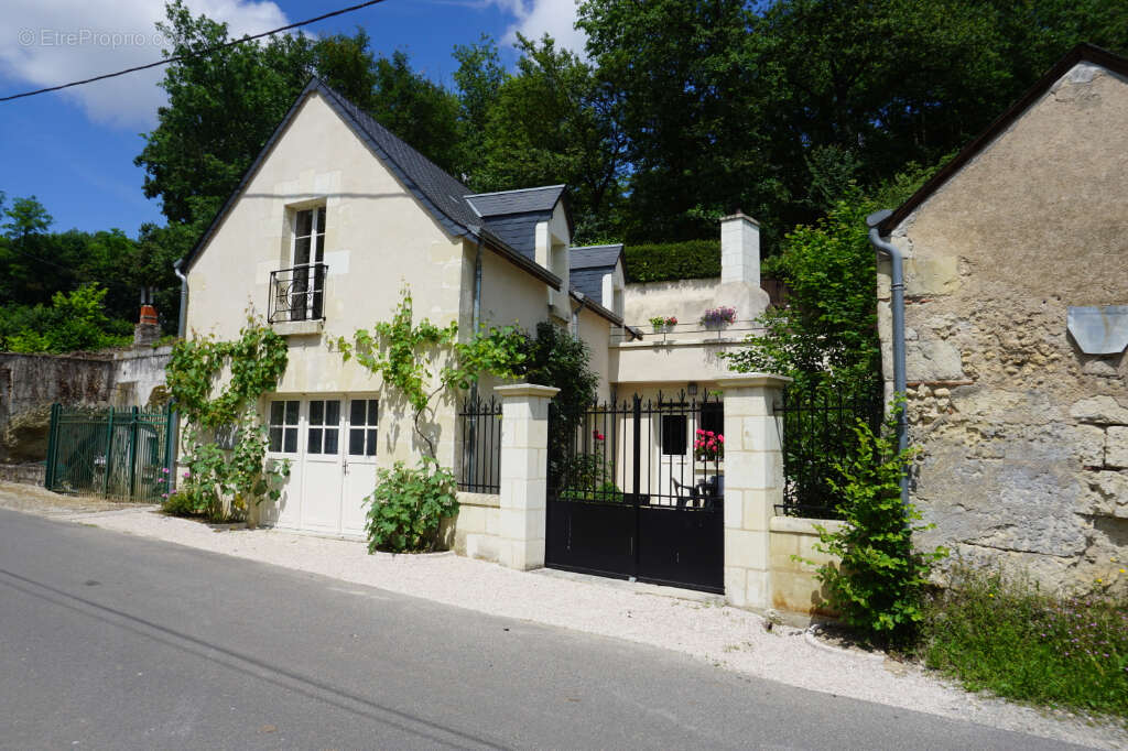 Maison à NAZELLES-NEGRON
