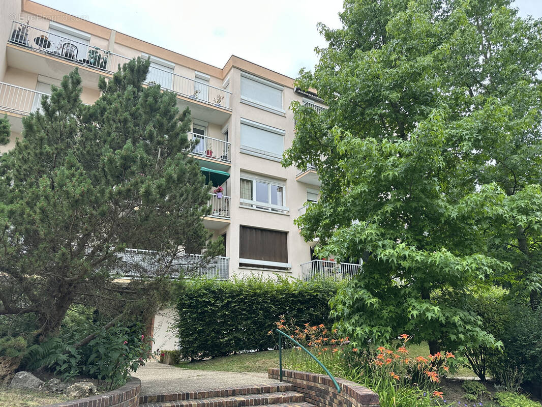 Appartement à VAIRES-SUR-MARNE
